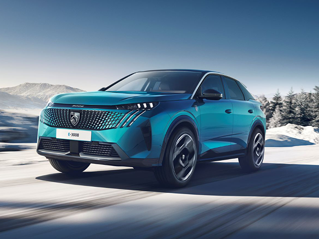 PEUGEOT’NUN BAŞARILI FASTBACK SUV’U 3008 SADECE 2 YILDA 200 BİNİNCİ ÜRETİME ULAŞTI! 
