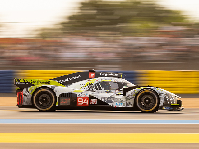 PEUGEOT 9X8 İLE LE MANS 24 SAAT YARIŞINDA BÜYÜLÜ GECE!