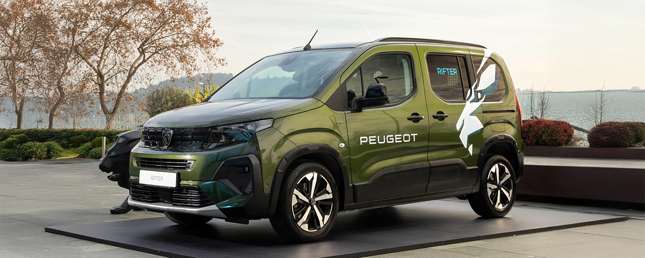 PEUGEOT’DAN NİSAN AYINA ÖZEL  AYRICALIKLI TEKLİFLER!