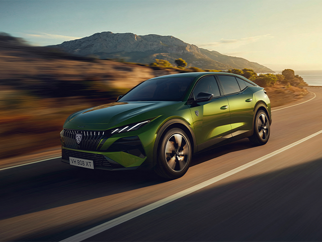 TASARIMIYLA ETKİLEYİCİ YENİ PEUGEOT 408 TANITILDI!