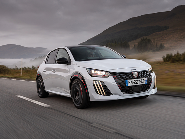 YENİ PEUGEOT E-208 GTi 2027’DE TÜRKİYE’DE YOLLARA ÇIKIYOR!