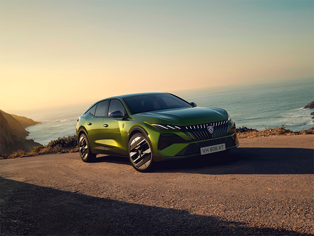 HAYRANLIK GARANTİLİ YENİ PEUGEOT 408 TÜRKİYE’DE!